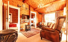 Stunning Log Cabin With Garden In Snowdonia - Hosted By Seren Short Stays