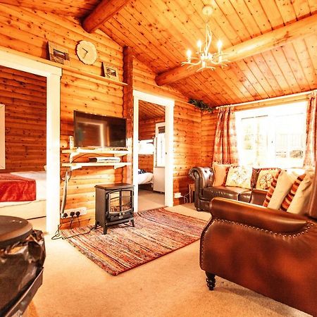 Stunning Log Cabin With Garden In Snowdonia - Hosted By Seren Short Stays Trawsfynydd Exterior photo